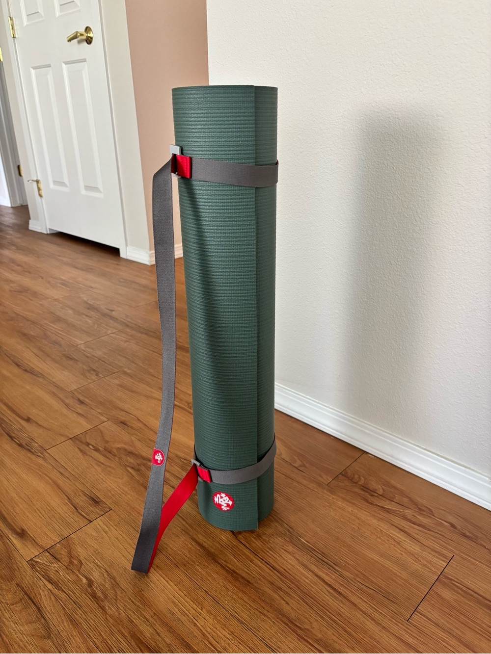 manduka Dark Green Yoga Mat with Carry Strap - Picture 4 of 5